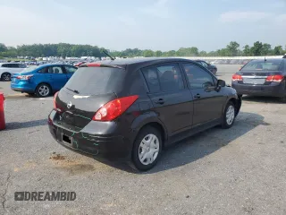 2011 Nissan Versa S z VIN 3N1BC1CP4BL509998, wystawiony jako Copart lot #58521975 z przebiegiem 118 689 mil mil oraz Szkoda całkowita • Salvage title. Historia ofert i sprzedaży dostępna na DreamBid. Obrazek 3.