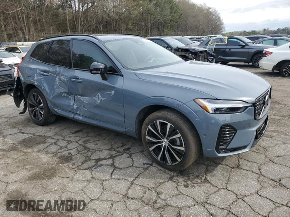 2023 Volvo XC60 Plus Dark Theme z VIN YV4L12RW9P1337099, wystawiony jako Copart lot #50022415 z przebiegiem 38 996 mil mil oraz Szkoda całkowita • Salvage title. Historia ofert i sprzedaży dostępna na DreamBid. Obrazek 4.