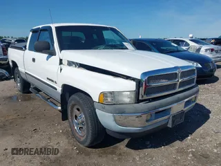 2001 Dodge 1500 z VIN 1B7HC13Y21J206689, wystawiony jako IAAI lot #42301662 z przebiegiem 132 950 mil mil oraz . Historia ofert i sprzedaży dostępna na DreamBid. Obrazek 1.