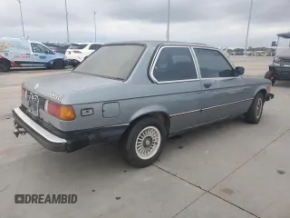 1983 BMW 3 Series z VIN WBAAG3306D9000984, wystawiony jako Copart lot #81789764 z przebiegiem 235 915 mil mil oraz Szkody całkowita. Historia ofert i sprzedaży dostępna na DreamBid. Obrazek 3.