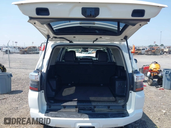 2015 Toyota 4Runner SR5 with VIN JTEZU5JR1F5099179, listed as a IAAI auction lot 42481815 with 104,264 mi miles and . Bid and sale history available at DreamBid. Image 17.