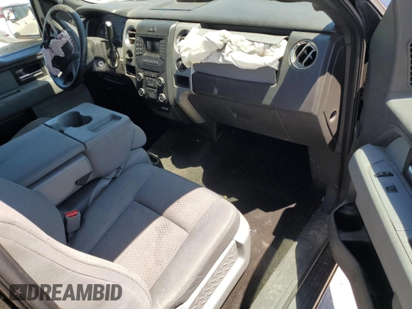 2013 Ford F-150 XL z VIN 1FTMF1CM3DKF59623, wystawiony jako Copart lot #57785795 z przebiegiem 213 868 mil mil oraz Czysty tytuł • Clean title. Historia ofert i sprzedaży dostępna na DreamBid. Obrazek 8.