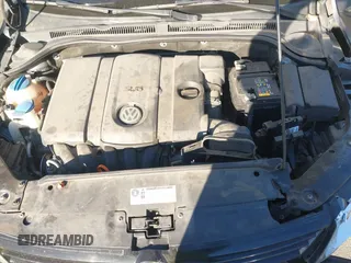 2011 Volkswagen Jetta SE with VIN 3VWDZ7AJ7BM318623, listed as a IAAI auction lot 41131568 with 130,799 mi miles and . Bid and sale history available at DreamBid. Image 10.