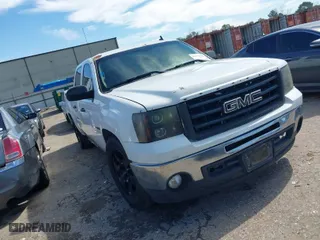 2011 GMC Sierra 1500 SLE with VIN 3GTP1VE06BG272410, listed as a IAAI auction lot 41616621 with 146,460 mi miles. Bid and sale history available at carsss.com. Image 1.