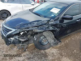 2015 Nissan Altima 2.5 z VIN 1N4AL3AP1FN377141, wystawiony jako IAAI lot #42126222 z przebiegiem 117 047 mil mil oraz . Historia ofert i sprzedaży dostępna na DreamBid. Obrazek 6.