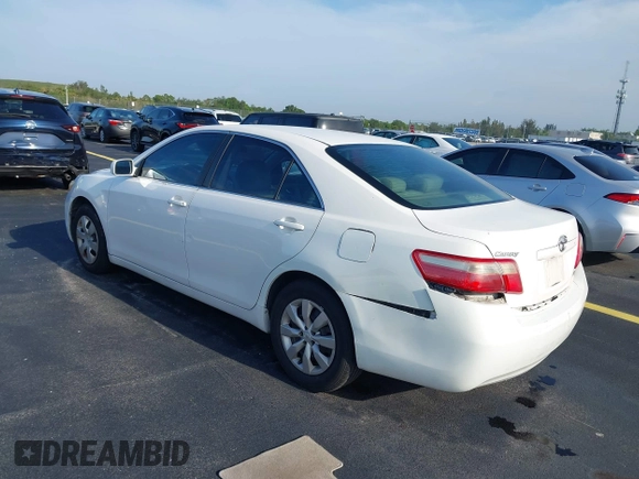 2007 Toyota Camry CE z VIN 4T1BE46K27U670867, wystawiony jako IAAI lot #42398921 z przebiegiem 142 655 mil mil oraz . Historia ofert i sprzedaży dostępna na DreamBid. Obrazek 3.