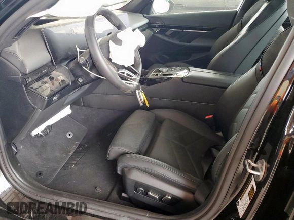 2025 BMW 5 Series 530i с VIN WBA43FJ06SCT74637, выставлен на аукционе Copart как лот 57398745 с пробегом 10 580 миль миль и Чистый • Clean title. История ставок и продаж доступна на DreamBid. Изображение 7.