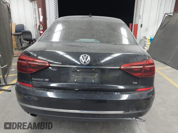 2018 Volkswagen Passat SE z VIN 1VWBA7A34JC016240, wystawiony jako IAAI lot #42339094 z przebiegiem 88 969 mil mil oraz . Historia ofert i sprzedaży dostępna na DreamBid. Obrazek 16.