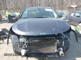 2019 Jeep Compass Latitude with VIN 3C4NJDBB2KT787029, listed as a IAAI auction lot 41704303 with 45,492 mi miles. Bid and sale history available at carsss.com. Image 13.