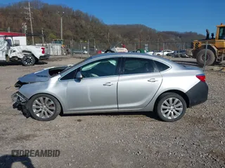 2015 Buick Verano z VIN 1G4PP5SKXF4181286, wystawiony jako IAAI lot #41996320 z przebiegiem 75 212 mil mil oraz . Historia ofert i sprzedaży dostępna na DreamBid. Obrazek 14.
