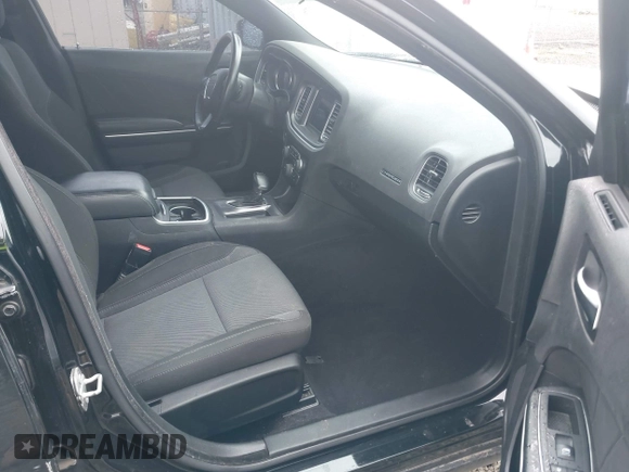 2020 Dodge Charger SXT z VIN 2C3CDXBG6LH160828, wystawiony jako IAAI lot #42007663 z przebiegiem 136 015 mil mil oraz . Historia ofert i sprzedaży dostępna na DreamBid. Obrazek 5.