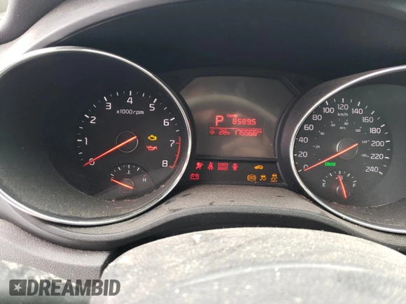 2017 Kia Sedona L with VIN KNDMA5C18H6341624, listed as a Copart auction lot 41858055 with 175,566 mi miles and Salvage Title. Bid and sale history available at carsss.com. Image 9.