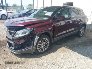 2017 Lincoln MKC Reserve с VIN 5LMCJ3D97HUL30963, выставлен на аукционе IAAI как лот 42502238 с пробегом 51 038 миль миль и . История ставок и продаж доступна на DreamBid. Изображение 18.