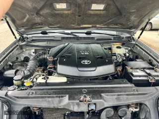2004 Toyota 4Runner Limited with VIN JTEBU17R740041962, listed as a Copart auction lot 53695925 with 256,649 mi miles and Clean Title. Bid and sale history available at carsss.com. Image 7.