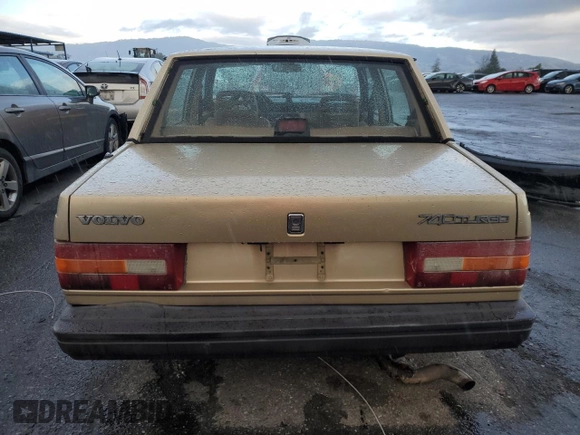 1991 Volvo 740 with VIN YV1FA8746M2513630, listed as a Copart auction lot 44464865 with 221,431 mi miles and Salvage Title. Bid and sale history available at carsss.com. Image 6.