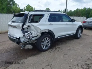 2024 Ford Explorer XLT z VIN 1FMSK7DH5RGA84098, wystawiony jako IAAI lot #42106185 z przebiegiem 9836 mil mil oraz . Historia ofert i sprzedaży dostępna na DreamBid. Obrazek 4.