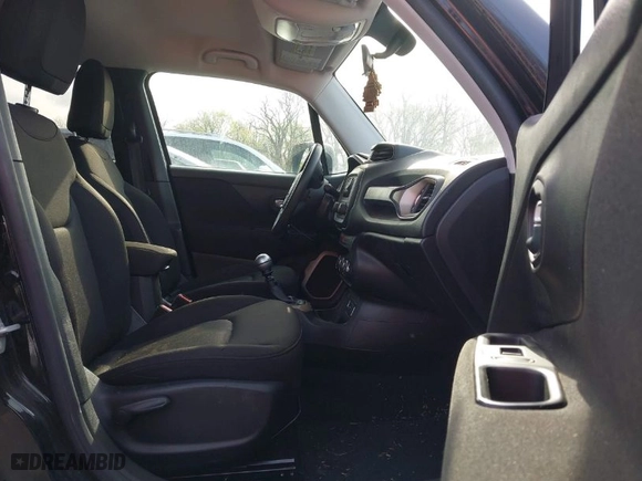 2017 Jeep Renegade Sport with VIN ZACCJAAHXHPG09784, listed as a IAAI auction lot 41891869 with 92,798 mi miles. Bid and sale history available at carsss.com. Image 5.