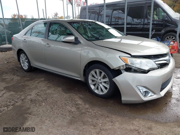 2014 Toyota Camry Hybrid LE with VIN 4T1BD1FK4EU106488, listed as a IAAI auction lot 40794286 with 98,911 mi miles. Bid and sale history available at carsss.com. Image 1.
