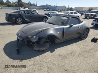 2020 Mazda MX-5 Miata Grand Touring с VIN JM1NDAD7XL0418674, выставлен на аукционе Copart как лот 59055205 с пробегом 25 672 миль миль и Списание • Salvage title. История ставок и продаж доступна на DreamBid. Изображение 1.