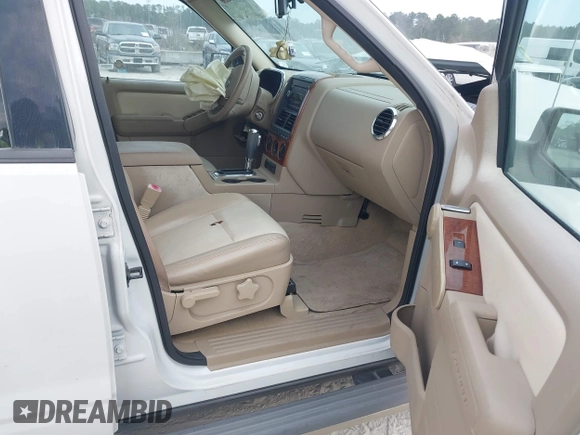 2010 Ford Explorer Eddie Bauer with VIN 1FMEU7EE9AUB13801, listed as a IAAI auction lot 41686055 with 139,641 mi miles. Bid and sale history available at carsss.com. Image 5.