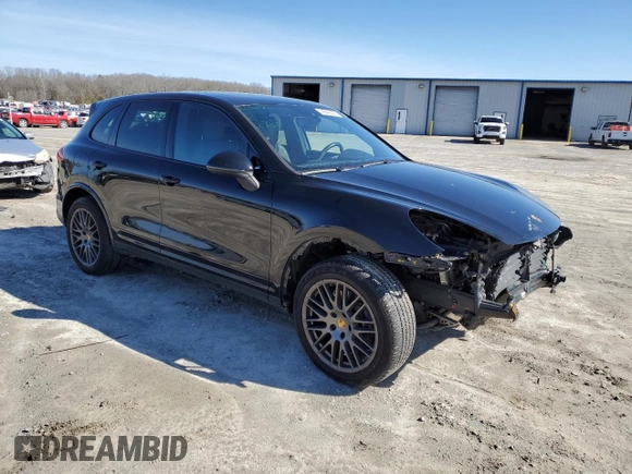 2017 Porsche Cayenne z VIN WP1AA2A25HKA81573, wystawiony jako Copart lot #44946605 z przebiegiem 119 146 mil mil oraz Szkoda całkowita • Salvage title. Historia ofert i sprzedaży dostępna na DreamBid. Obrazek 4.