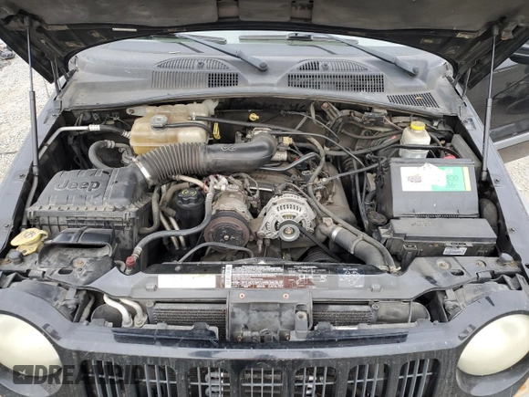 2005 Jeep Liberty Sport with VIN 1J4GK48K65W592508, listed as a Copart auction lot 84253564 with 145,375 mi miles and Salvage Title. Bid and sale history available at carsss.com. Image 13.
