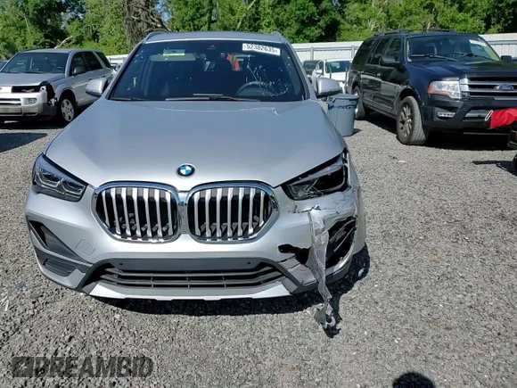 2021 BMW X1 sDrive28i z VIN WBXJG7C06M5U15436, wystawiony jako Copart lot #52382635 z przebiegiem 57 917 mil mil oraz Szkody całkowita. Historia ofert i sprzedaży dostępna na DreamBid. Obrazek 12.
