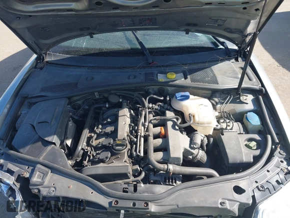 2003 Volkswagen Passat GL z VIN WVWMD63BX3E423052, wystawiony jako IAAI lot #39234258 z przebiegiem 267 688 mil mil oraz . Historia ofert i sprzedaży dostępna na DreamBid. Obrazek 10.