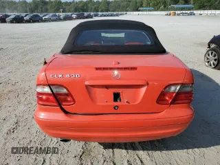 2003 Mercedes-Benz CLK 320 z VIN WDBLK65G03T130572, wystawiony jako Copart lot #68044774 z przebiegiem 146 858 mil mil oraz Szkoda całkowita • Salvage title. Historia ofert i sprzedaży dostępna na DreamBid. Obrazek 6.