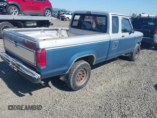 1988 Ford Ranger with VIN 1FTCR15T9JPC14361, listed as a IAAI auction lot 42030315 with 32,201 mi miles. Bid and sale history available at carsss.com. Image 4.
