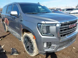 2022 GMC Yukon XL SLT with VIN 1GKS2GKD5NR287659, listed as a IAAI auction lot 41695755 with 32,466 mi miles. Bid and sale history available at carsss.com. Image 1.
