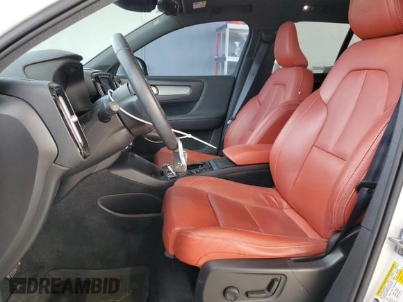 2020 Volvo XC40 Inscription with VIN YV4AC2HL9L2240921, listed as a Copart auction lot 45396115 with 58,576 mi miles and Salvage Title. Bid and sale history available at carsss.com. Image 7.