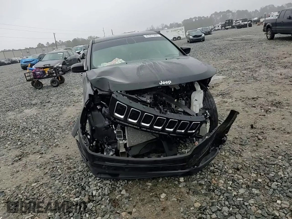 2019 Jeep Compass Sport with VIN 3C4NJCAB1KT850956, listed as a Copart auction lot 47851285 with 26,301 mi miles and Salvage title. Bid and sale history available at DreamBid. Image 12.