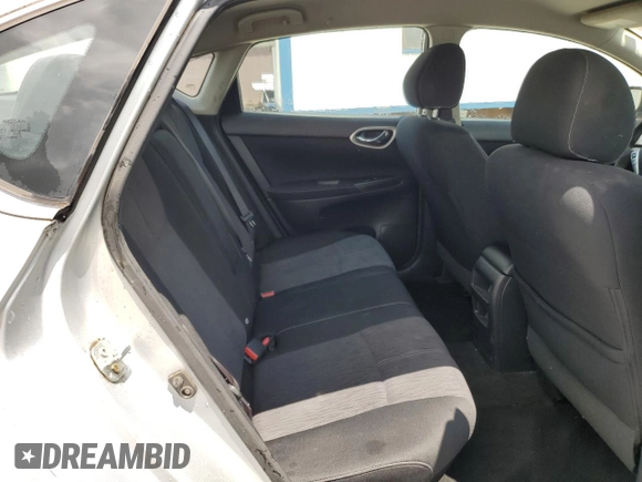 2014 Nissan Sentra SV z VIN 3N1AB7AP6EY233772, wystawiony jako Copart lot #55516645 z przebiegiem 169 623 mil mil oraz Szkoda całkowita • Salvage title. Historia ofert i sprzedaży dostępna na DreamBid. Obrazek 10.