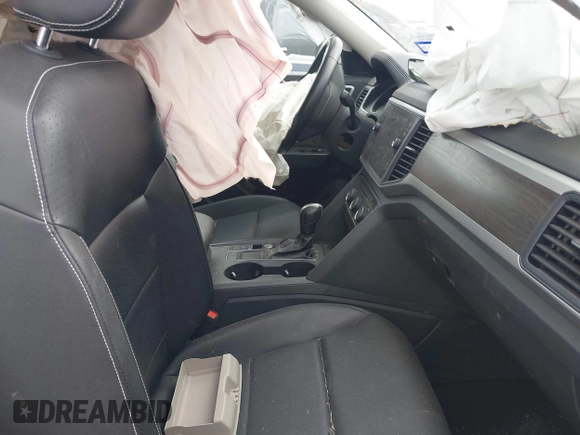2021 Volkswagen Atlas SE with VIN 1V2WR2CA3MC570349, listed as a IAAI auction lot 42065993 with 83,362 mi miles and . Bid and sale history available at DreamBid. Image 5.