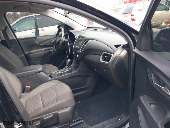 2020 Chevrolet Equinox LT with VIN 2GNAXJEV1L6198410, listed as a IAAI auction lot 41618359 with 68,216 mi miles. Bid and sale history available at carsss.com. Image 5.