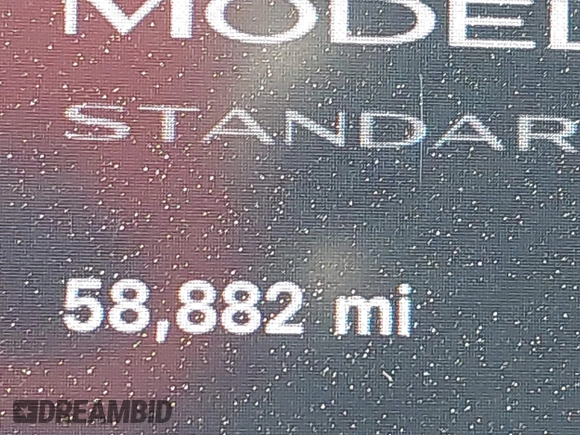 2020 Tesla Model 3 Standard Range Plus z VIN 5YJ3E1EA5LF708885, wystawiony jako IAAI lot #42172952 z przebiegiem 58 882 mil mil oraz . Historia ofert i sprzedaży dostępna na DreamBid. Obrazek 16.