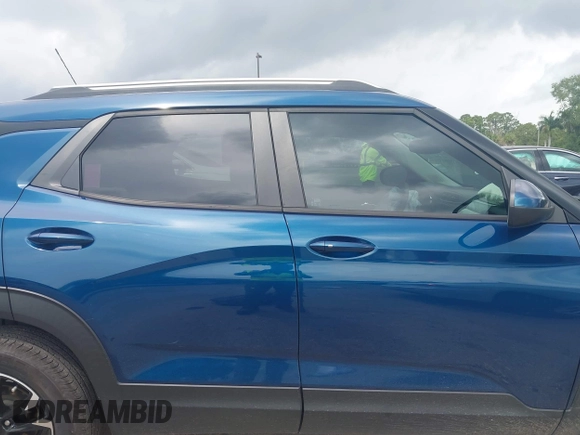 2021 Chevrolet TrailBlazer LT with VIN KL79MPS28MB051501, listed as a IAAI auction lot 41990863 with 76,980 mi miles. Bid and sale history available at carsss.com. Image 13.