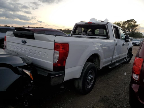 2022 Ford F-250 XL with VIN 1FT7W2A66NEC69593, listed as a Copart auction lot 76672294 with 92,427 mi miles and Salvage title. Bid and sale history available at DreamBid. Image 3.
