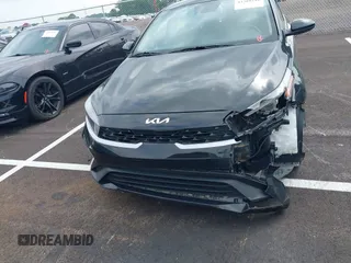 2024 Kia Forte LXS z VIN 3KPF24AD5RE704650, wystawiony jako IAAI lot #42288244 z przebiegiem 26 077 mil mil oraz . Historia ofert i sprzedaży dostępna na DreamBid. Obrazek 12.