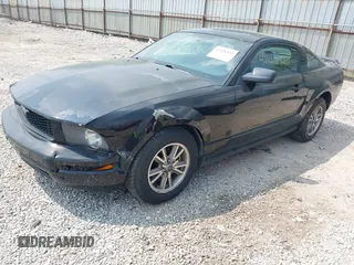 2005 Ford Mustang Deluxe z VIN 1ZVFT80N355240212, wystawiony jako IAAI lot #42426192 z przebiegiem 68 742 mil mil oraz . Historia ofert i sprzedaży dostępna na DreamBid. Obrazek 17.