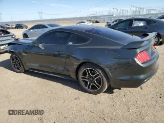 2015 Ford Mustang GT z VIN 1FA6P8CF2F5355774, wystawiony jako Copart lot #54359735 z przebiegiem 85 410 mil mil oraz Szkody całkowita. Historia ofert i sprzedaży dostępna na DreamBid. Obrazek 2.
