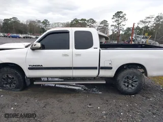2000 Toyota Tundra SR5 with VIN 5TBBT4415YS052476, listed as a IAAI auction lot 41542124 with 273,045 mi miles. Bid and sale history available at carsss.com. Image 14.