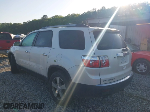 2011 GMC Acadia SLT1 with VIN 1GKKVRED7BJ322081, listed as a IAAI auction lot 42005039 with 202,325 mi miles. Bid and sale history available at carsss.com. Image 3.