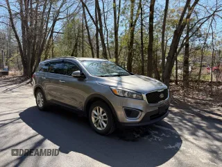 2016 Kia Sorento LX with VIN 5XYPGDA50GG134006, listed as a Copart auction lot 53333085 with 140,200 mi miles and Clean Title. Bid and sale history available at carsss.com. Image 1.