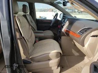 2012 Chrysler Town & Country Touring with VIN 2C4RC1BG8CR299908, listed as a Copart auction lot 37181562 with 95,287 mi miles and Salvage Title. Bid and sale history available at DreamBid. Image 5.