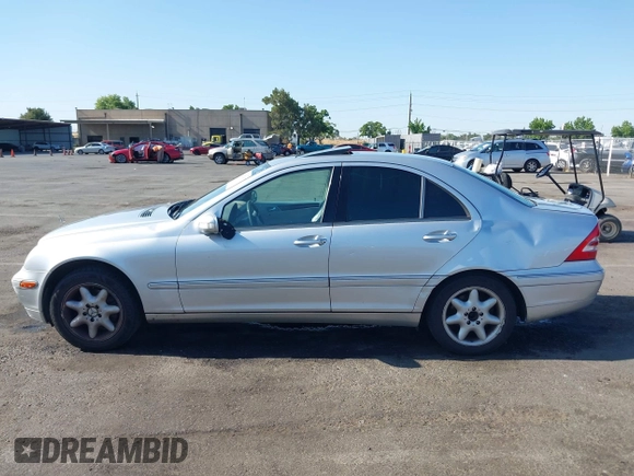 2002 Mercedes-Benz C 230/260/280/320 с VIN WDBRF61J62F233802, выставлен на аукционе IAAI как лот 42574637 с пробегом 238 810 миль миль и . История ставок и продаж доступна на DreamBid. Изображение 14.