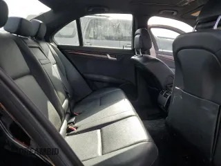 2014 Mercedes-Benz C 250 Sport z VIN WDDGF4HB1EA933844, wystawiony jako Copart lot #56911155 z przebiegiem 228 015 mil mil oraz Szkoda całkowita • Salvage title. Historia ofert i sprzedaży dostępna na DreamBid. Obrazek 10.