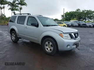 2012 Nissan Pathfinder S z VIN 5N1AR1NN7CC631069, wystawiony jako IAAI lot #39690253 z przebiegiem 135 828 mil mil oraz . Historia ofert i sprzedaży dostępna na DreamBid. Obrazek 1.