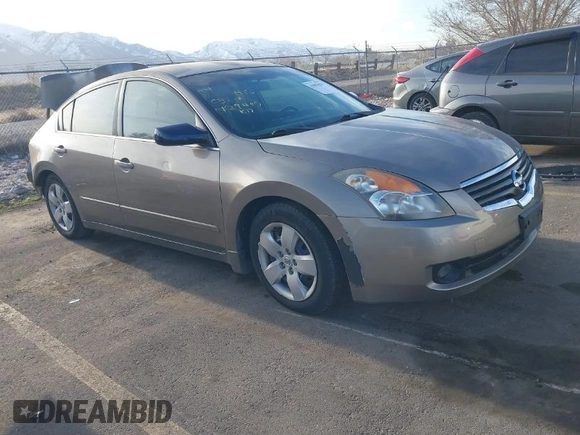 2007 Nissan Altima 2.5 S with VIN 1N4AL21E07C129405, listed as a IAAI auction lot 41883830 with 169,938 mi miles. Bid and sale history available at carsss.com. Image 1.